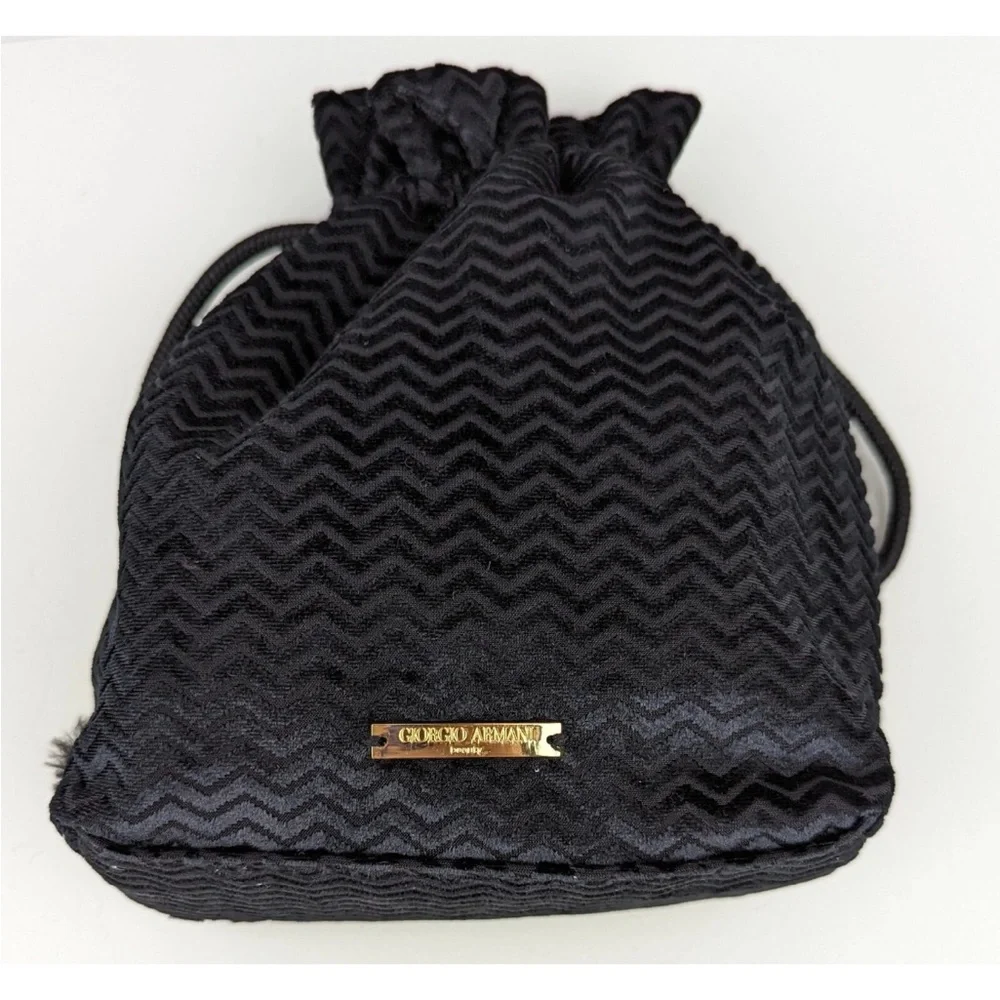 Giorgio Armani Velvet Soft Chevron Pattern Drawstring Cosmetic Bag Pouch NEW - Picture 3 of 6